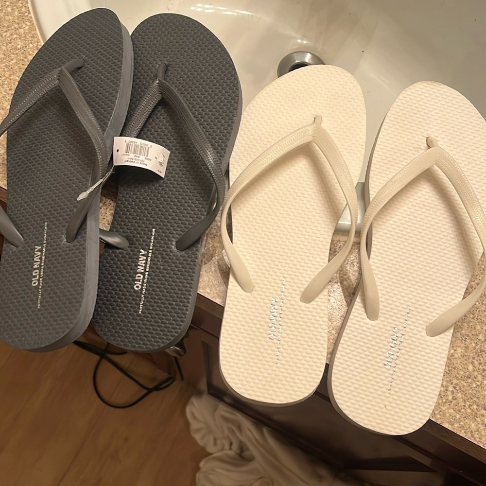 Old navy size 8. White one’s worn a couple times.